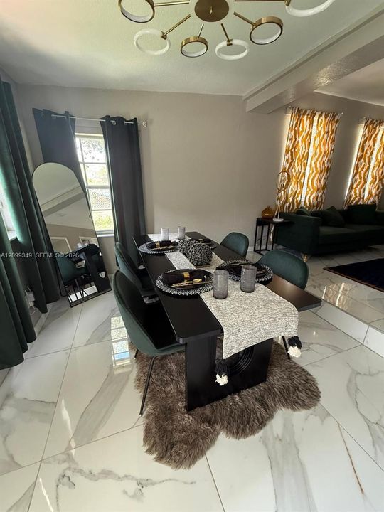 For Sale: $439,000 (2 beds, 1 baths, 1196 Square Feet)