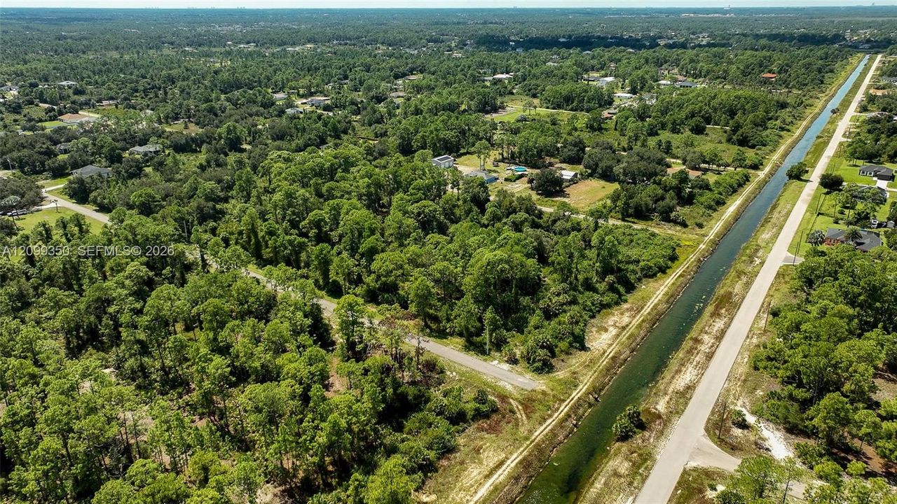 На продажу: $32,000 (0.50 acres)