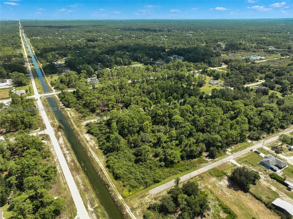 На продажу: $32,000 (0.50 acres)