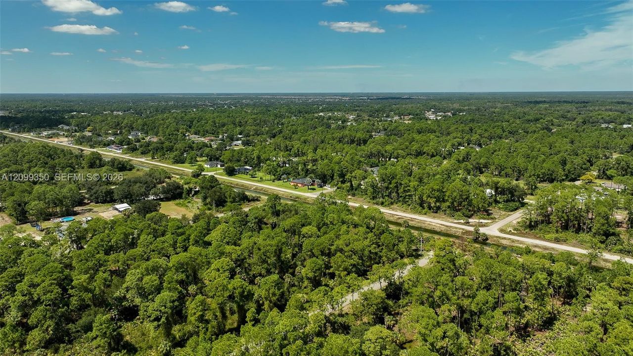 На продажу: $32,000 (0.50 acres)