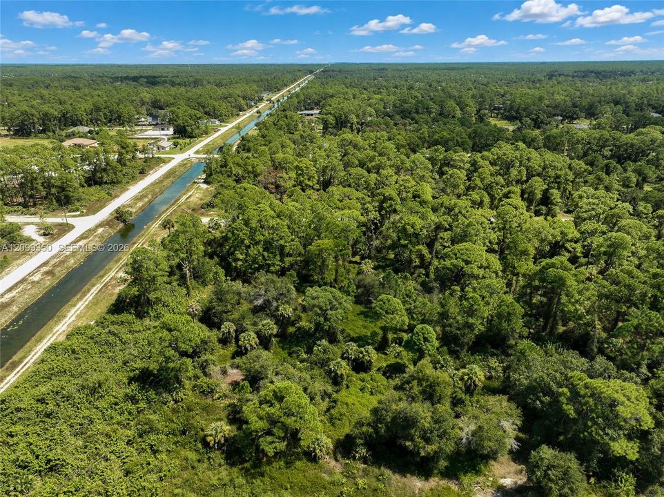 На продажу: $32,000 (0.50 acres)