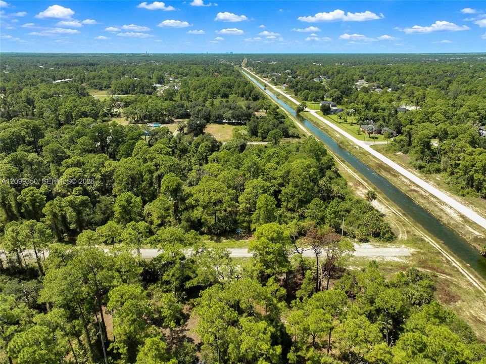 На продажу: $32,000 (0.50 acres)