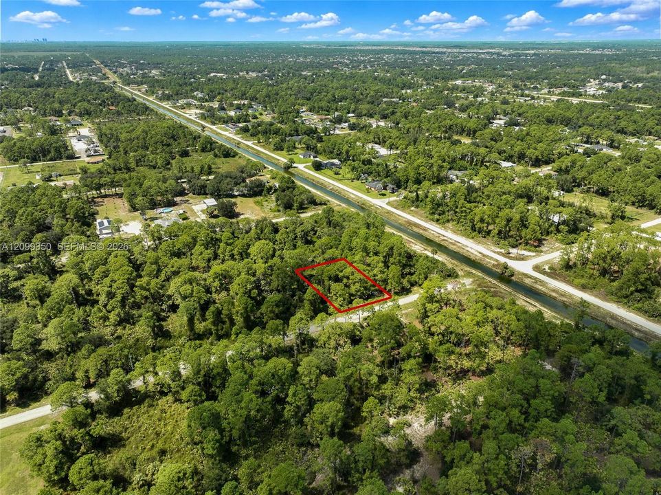 На продажу: $32,000 (0.50 acres)