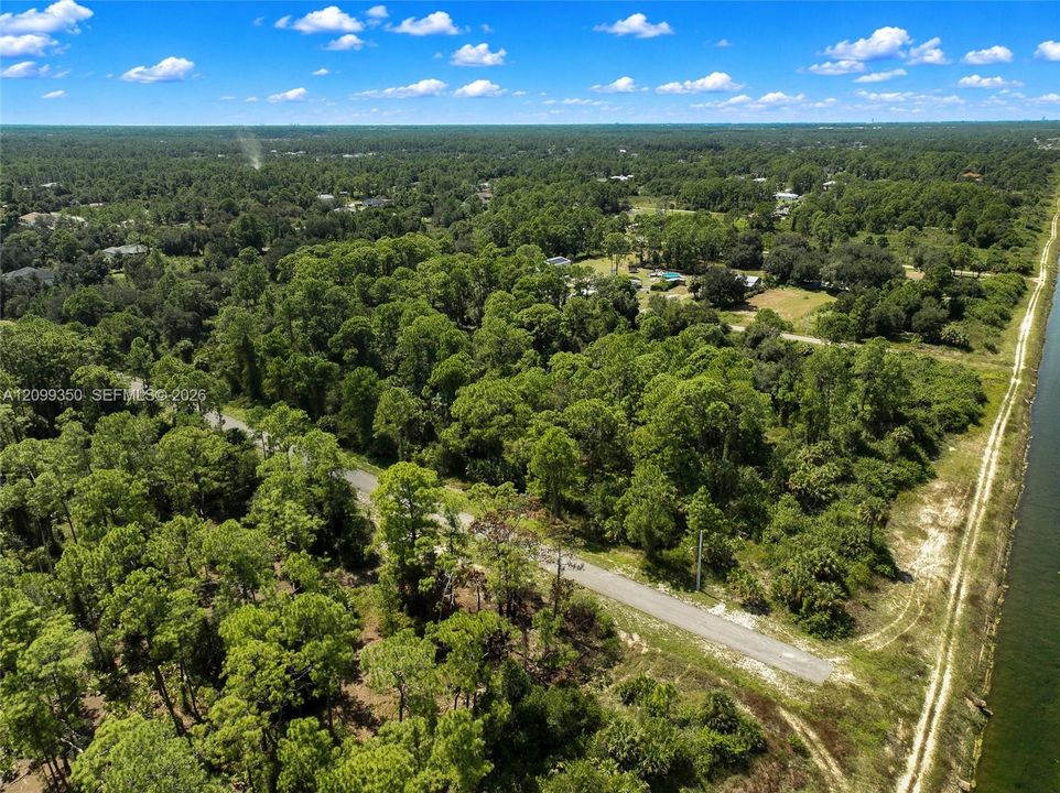 На продажу: $32,000 (0.50 acres)