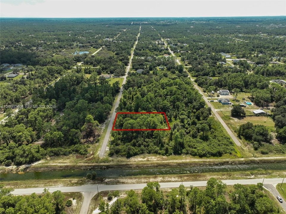 На продажу: $32,000 (0.50 acres)