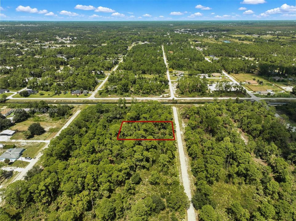 На продажу: $32,000 (0.50 acres)