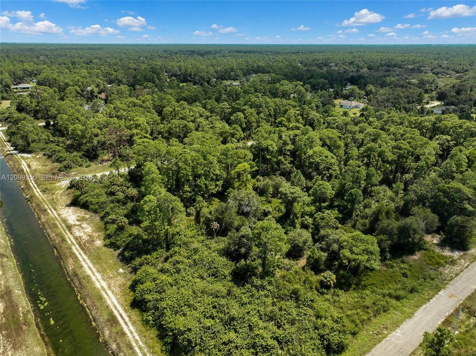 На продажу: $32,000 (0.50 acres)