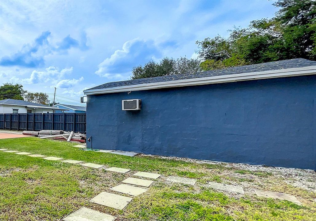 2649 Johnson Street-491