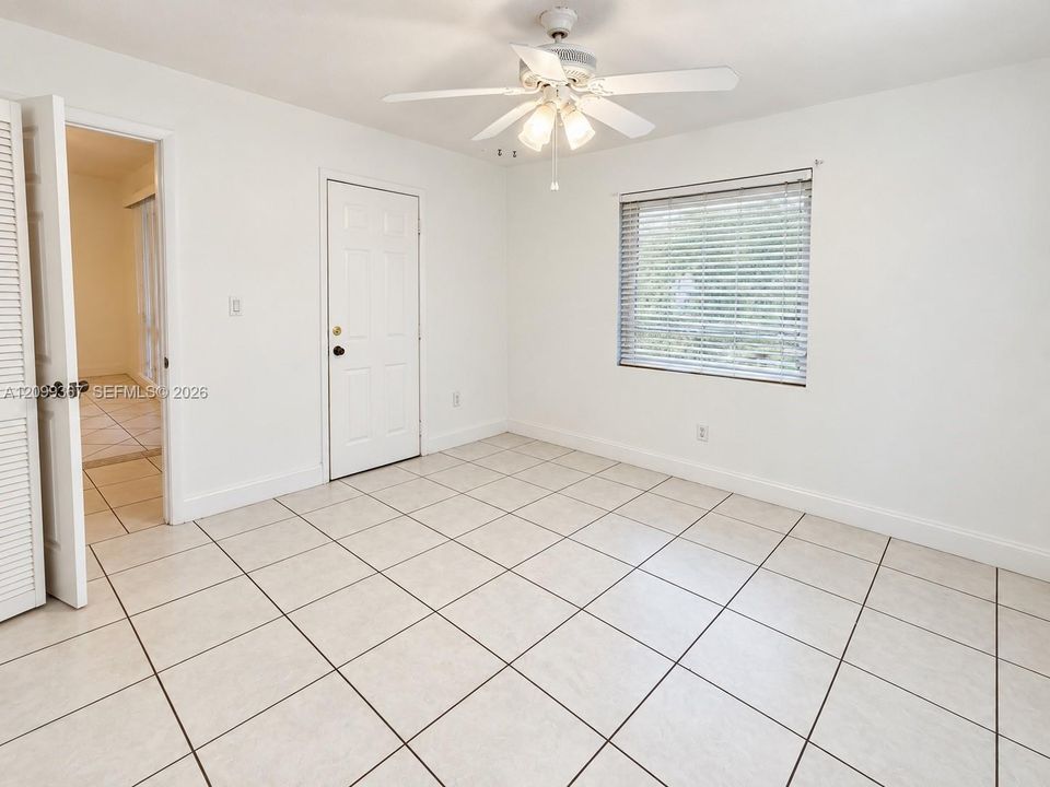 For Rent: $3,095 (2 beds, 2 baths, 2364 Square Feet)