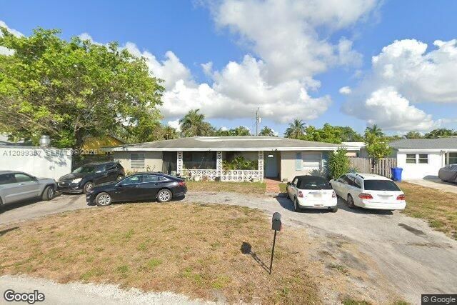For Rent: $3,095 (2 beds, 2 baths, 2364 Square Feet)