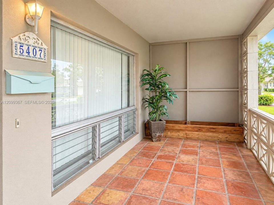 For Rent: $3,095 (2 beds, 2 baths, 2364 Square Feet)