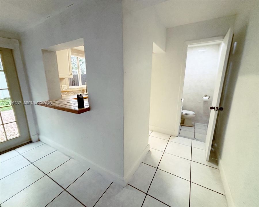 For Rent: $3,095 (2 beds, 2 baths, 2364 Square Feet)