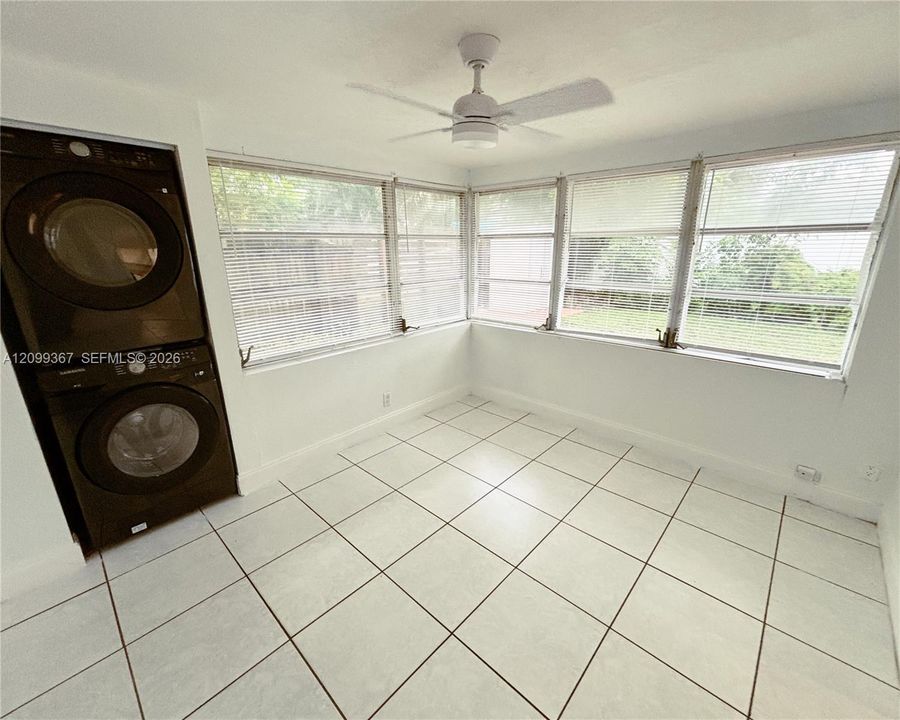 For Rent: $3,095 (2 beds, 2 baths, 2364 Square Feet)
