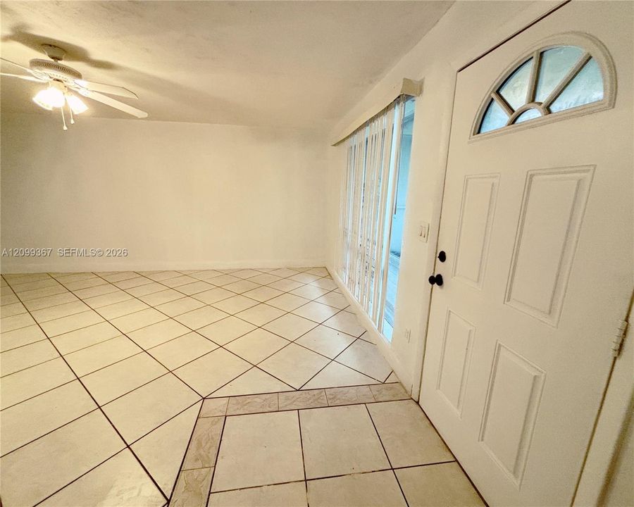 For Rent: $3,095 (2 beds, 2 baths, 2364 Square Feet)