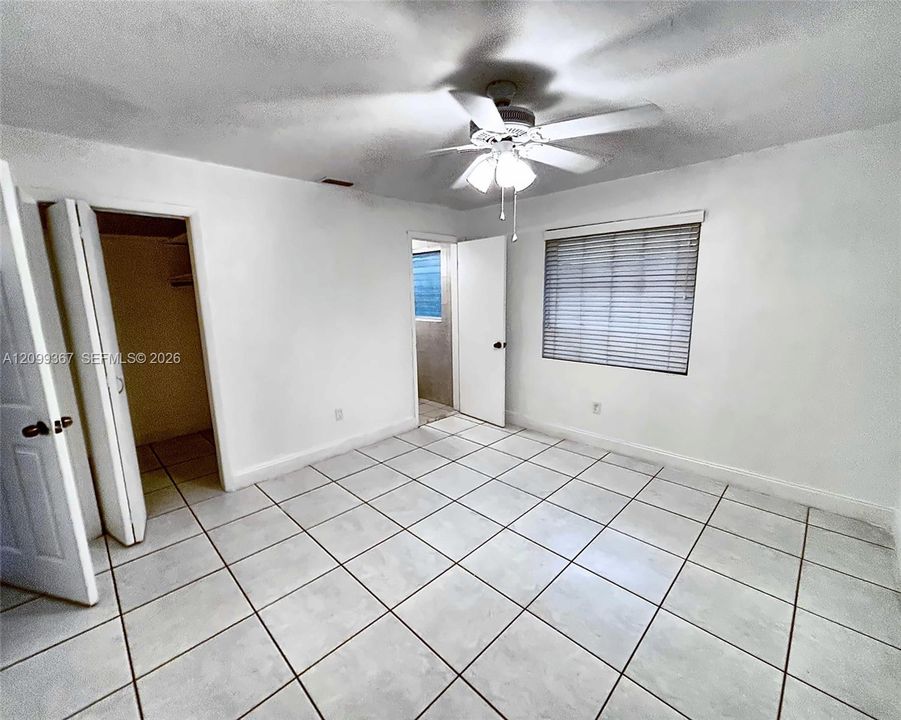 For Rent: $3,095 (2 beds, 2 baths, 2364 Square Feet)