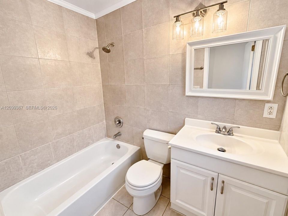 For Rent: $3,095 (2 beds, 2 baths, 2364 Square Feet)
