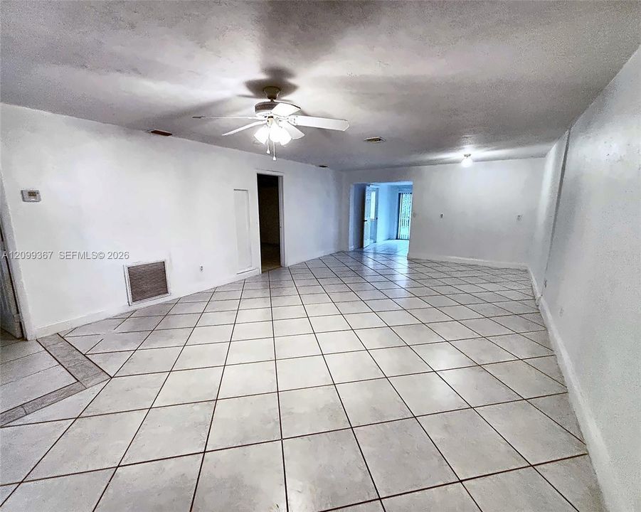 For Rent: $3,095 (2 beds, 2 baths, 2364 Square Feet)