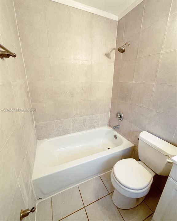For Rent: $3,095 (2 beds, 2 baths, 2364 Square Feet)