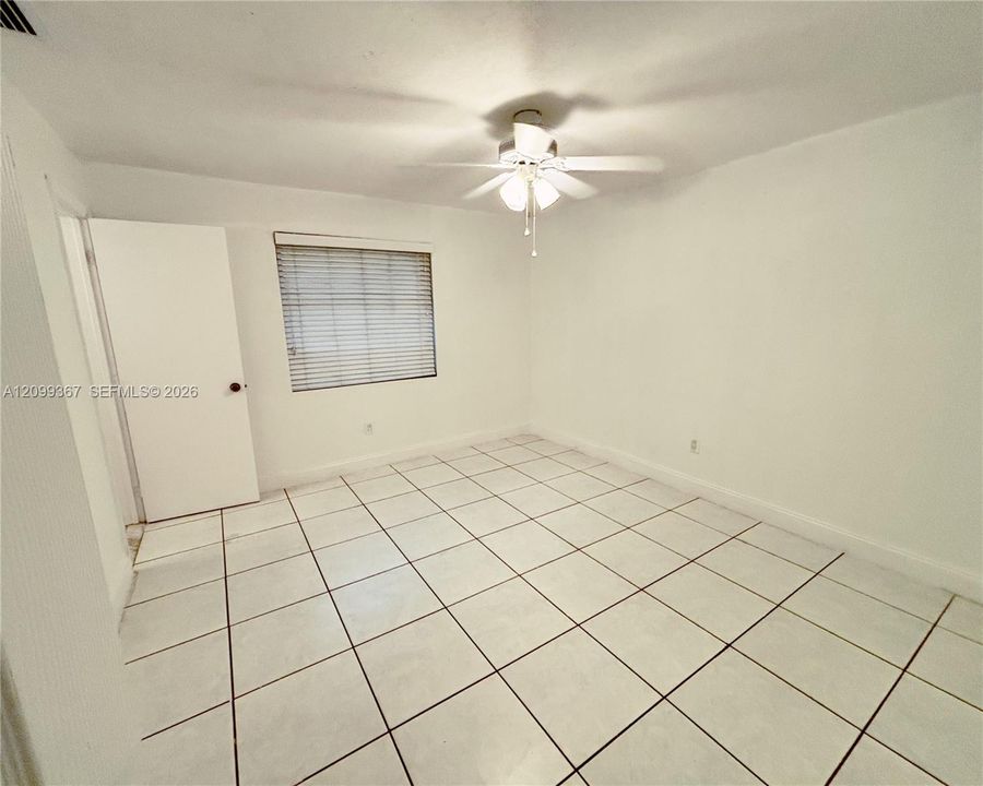 For Rent: $3,095 (2 beds, 2 baths, 2364 Square Feet)