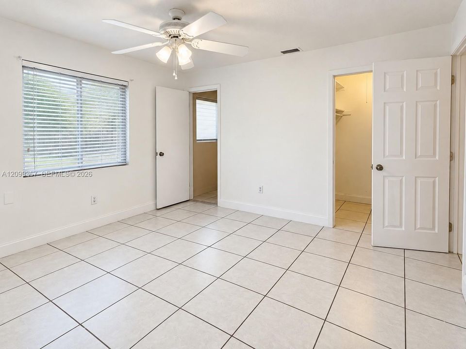 For Rent: $3,095 (2 beds, 2 baths, 2364 Square Feet)