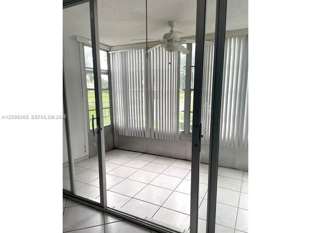 На продажу: $139,900 (2 спален, 2 ванн, 1100 Квадратных фут)