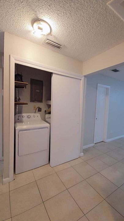 2521MANORB9