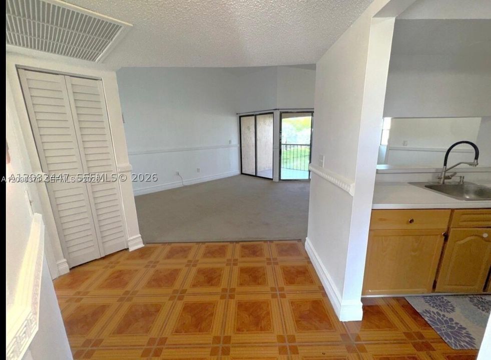 En Renta: $1,600 (2 camas, 2 baños, 970 Pies cuadrados)