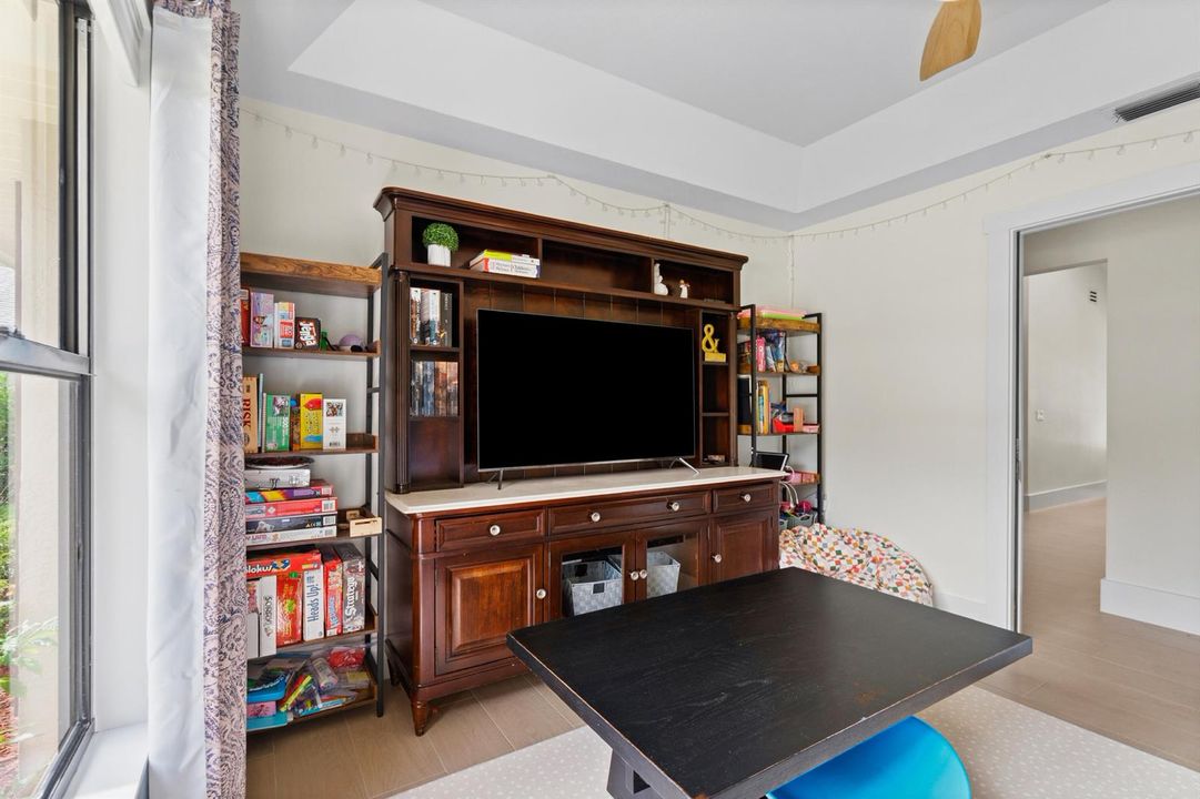 Flex Room
