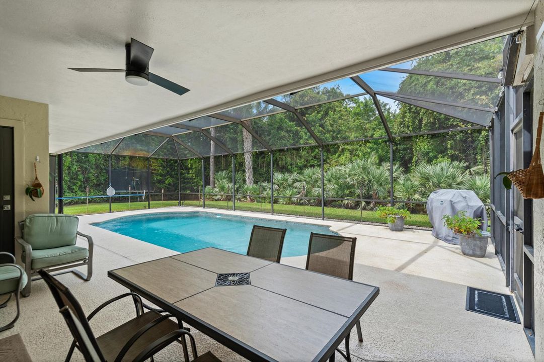 Screened Patio/Pool