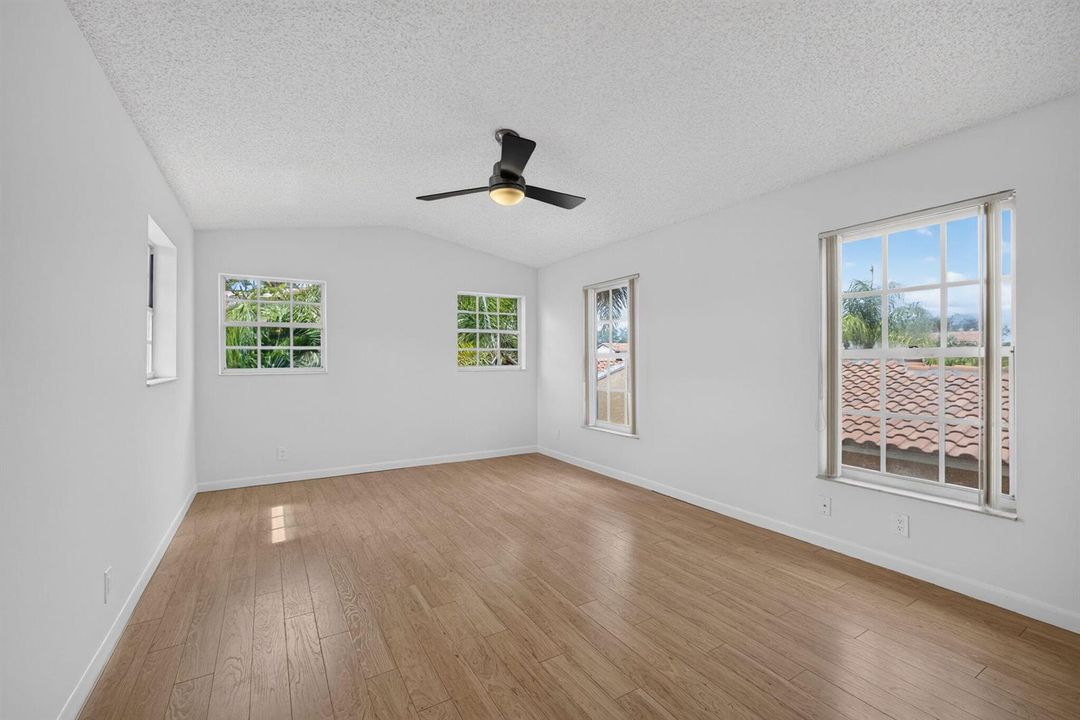 25-web-or-mls-5D1A3506