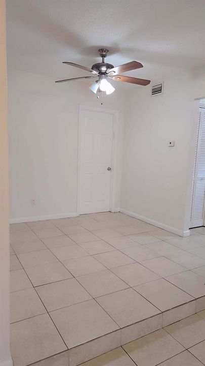 2521MANORA12