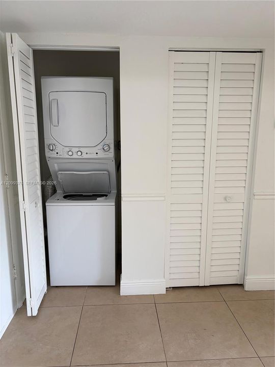 В аренду: $2,500 (2 спален, 2 ванн, 955 Квадратных фут)