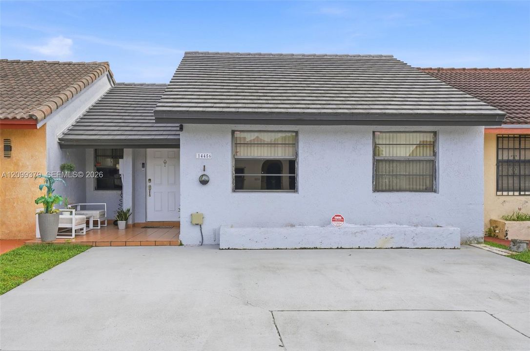 En Renta: $3,100 (3 camas, 2 baños, 1264 Pies cuadrados)