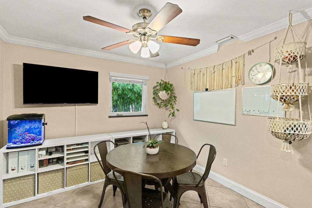 Breakfast Nook