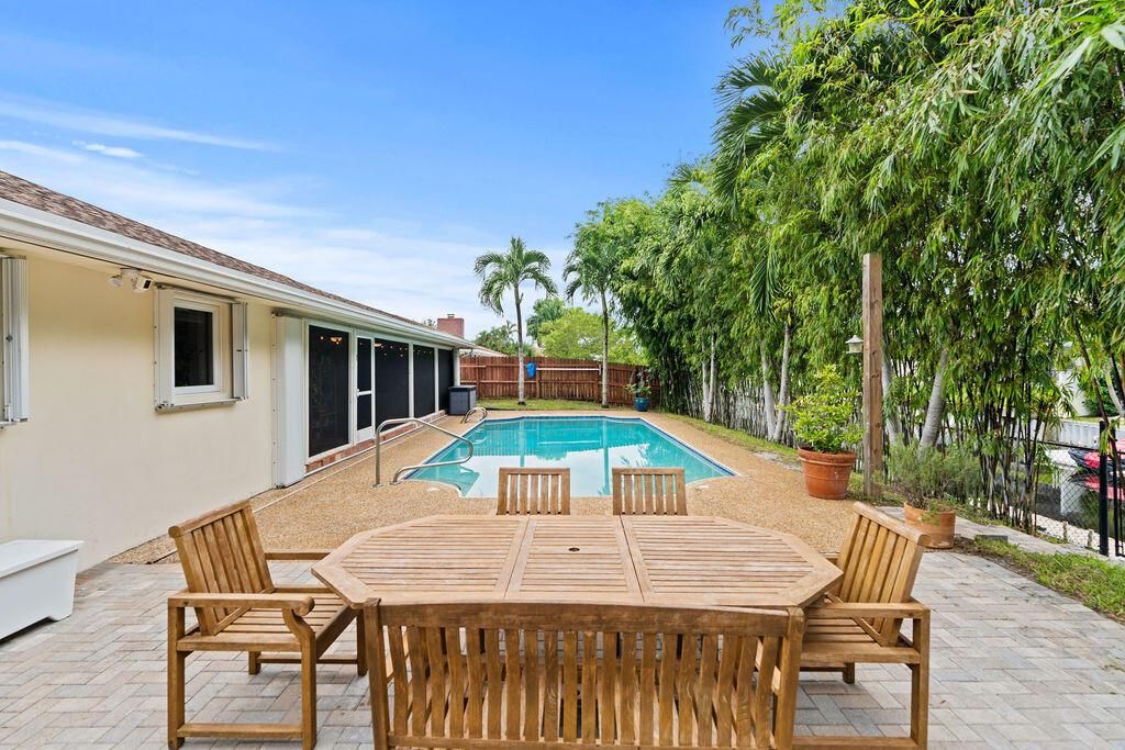 Pool/Patio Area