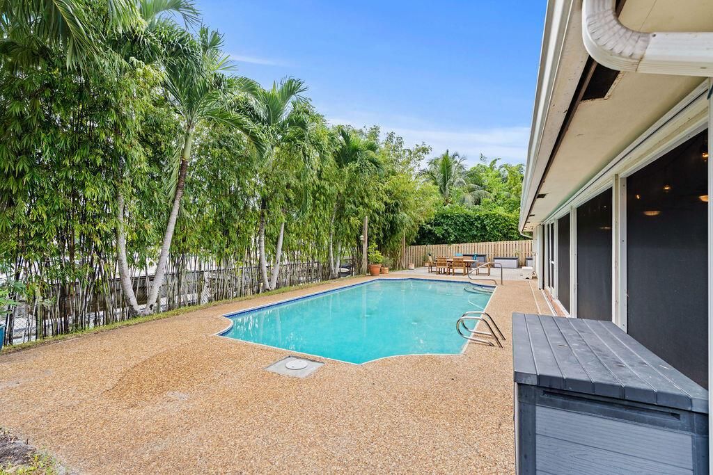 Private Back Yard/Pool Area