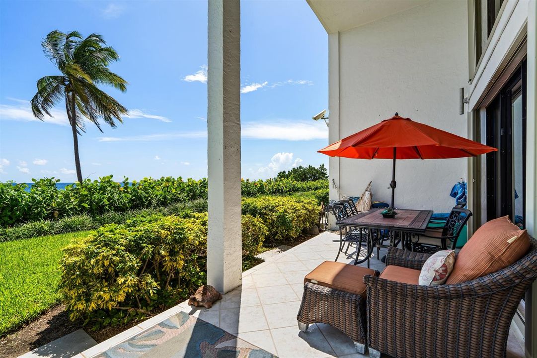PRIVATE PATIO