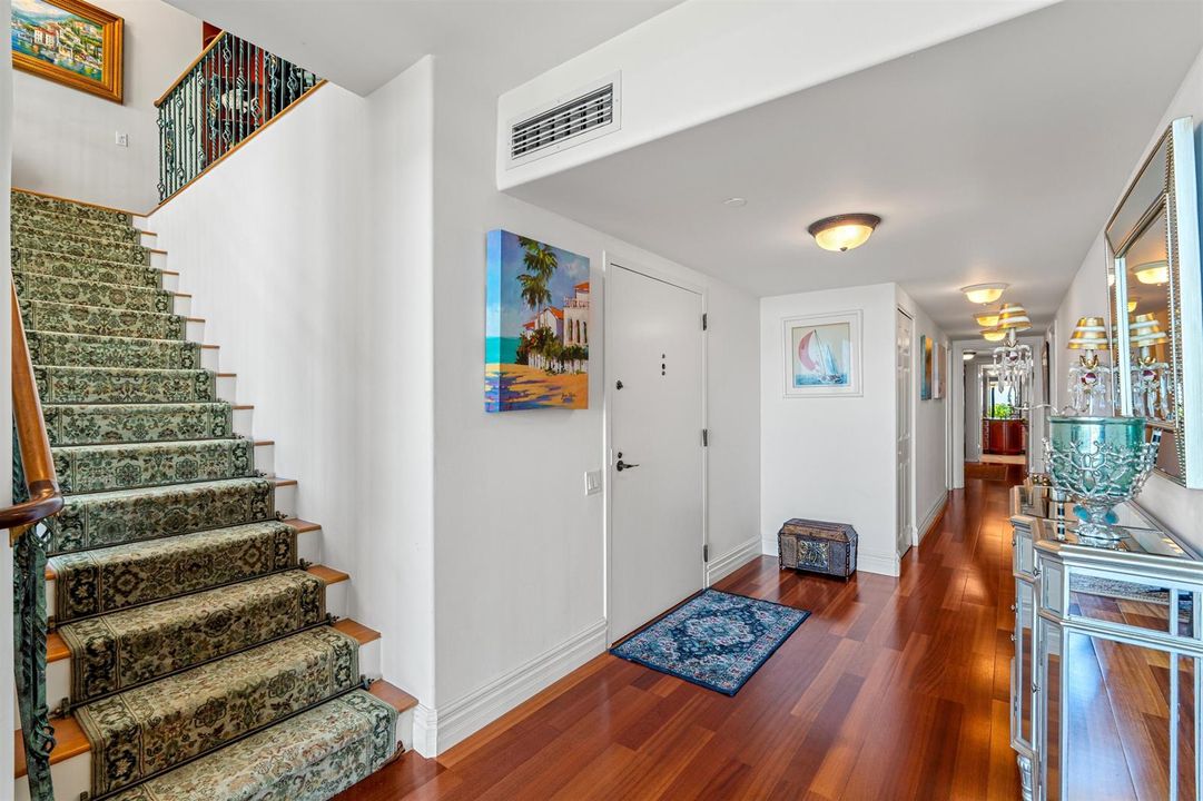 FOYER