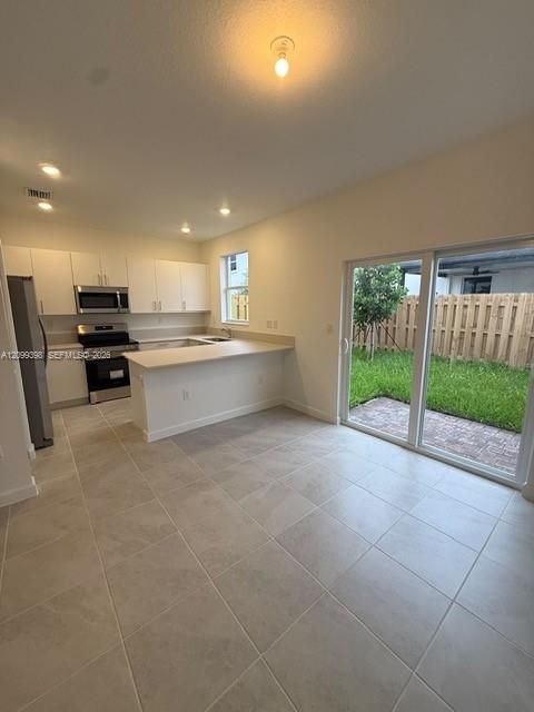 For Rent: $2,390 (3 beds, 2 baths, 0 Square Feet)