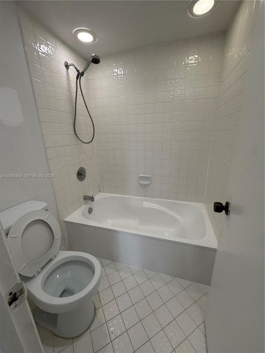 На продажу: $324,900 (2 спален, 2 ванн, 940 Квадратных фут)
