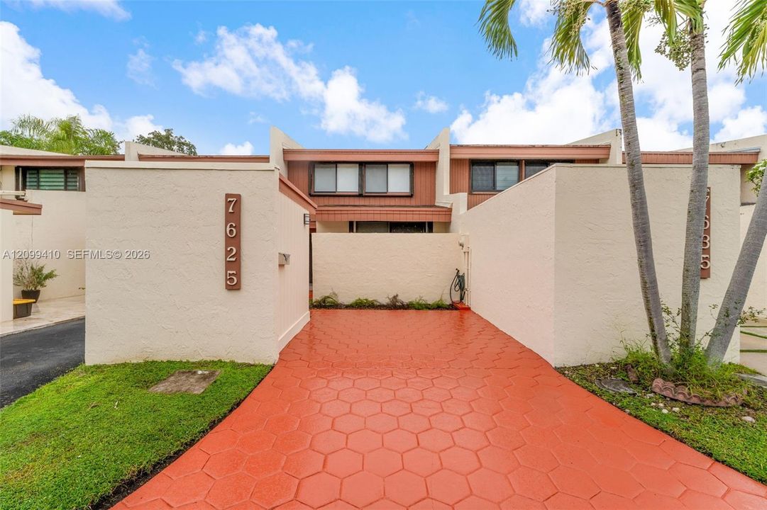 For Sale: $660,000 (3 beds, 2 baths, 1788 Square Feet)