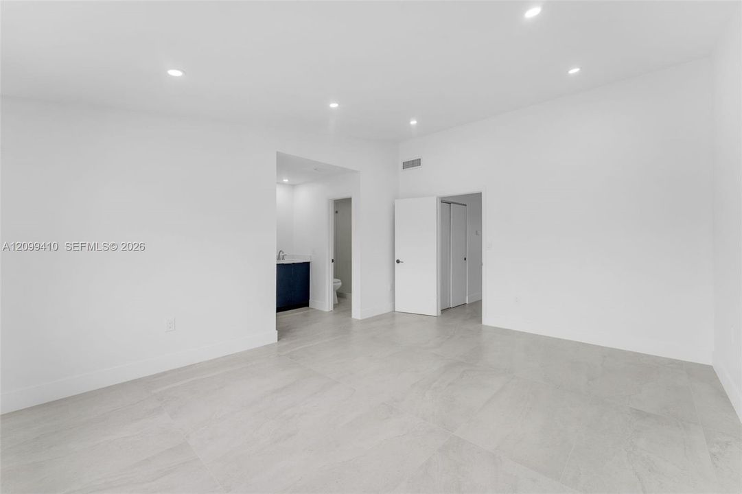 For Sale: $660,000 (3 beds, 2 baths, 1788 Square Feet)