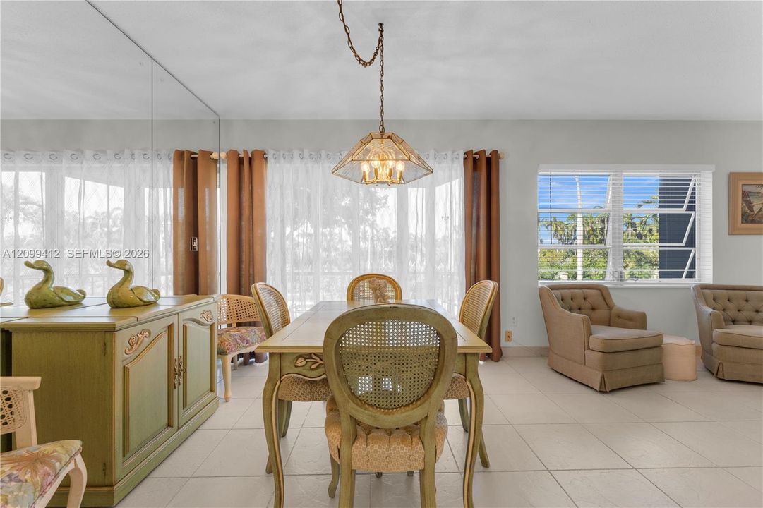 На продажу: $159,000 (1 спален, 1 ванн, 850 Квадратных фут)