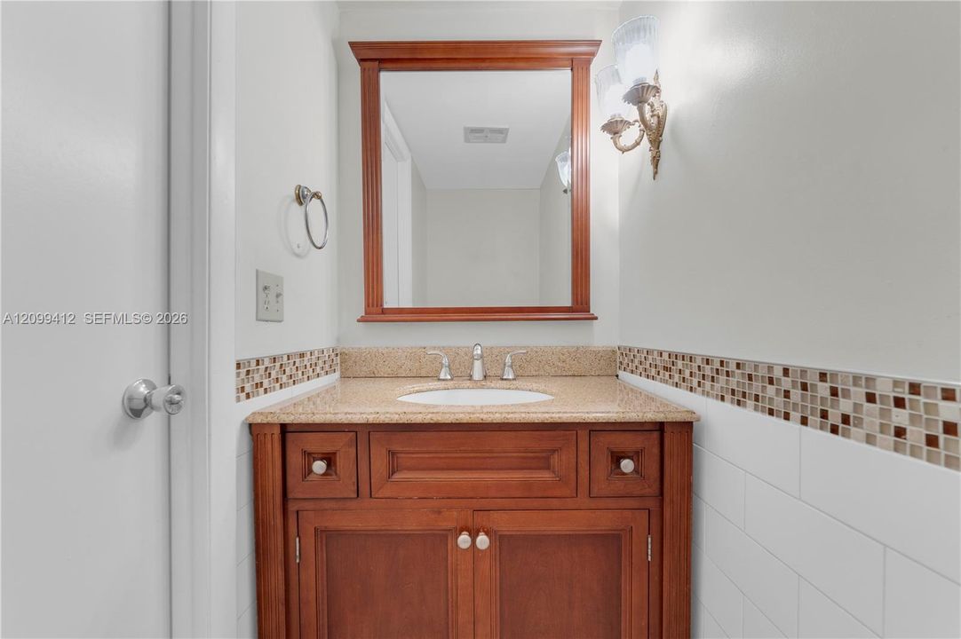 На продажу: $159,000 (1 спален, 1 ванн, 850 Квадратных фут)