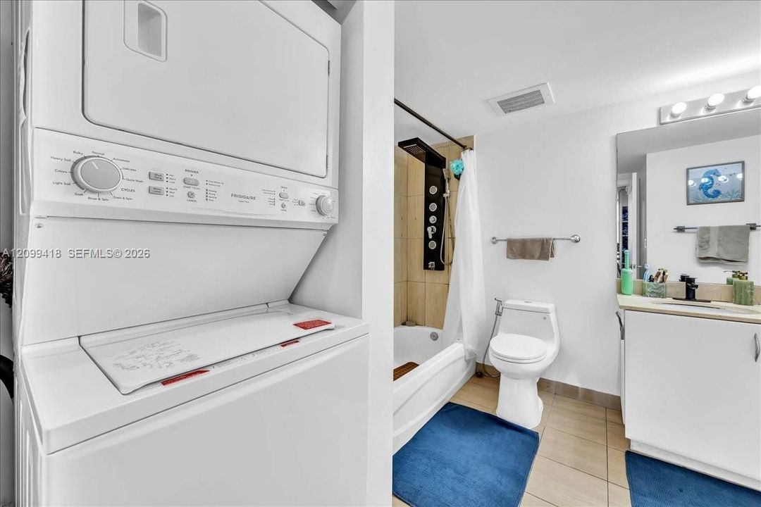 На продажу: $335,000 (1 спален, 1 ванн, 821 Квадратных фут)