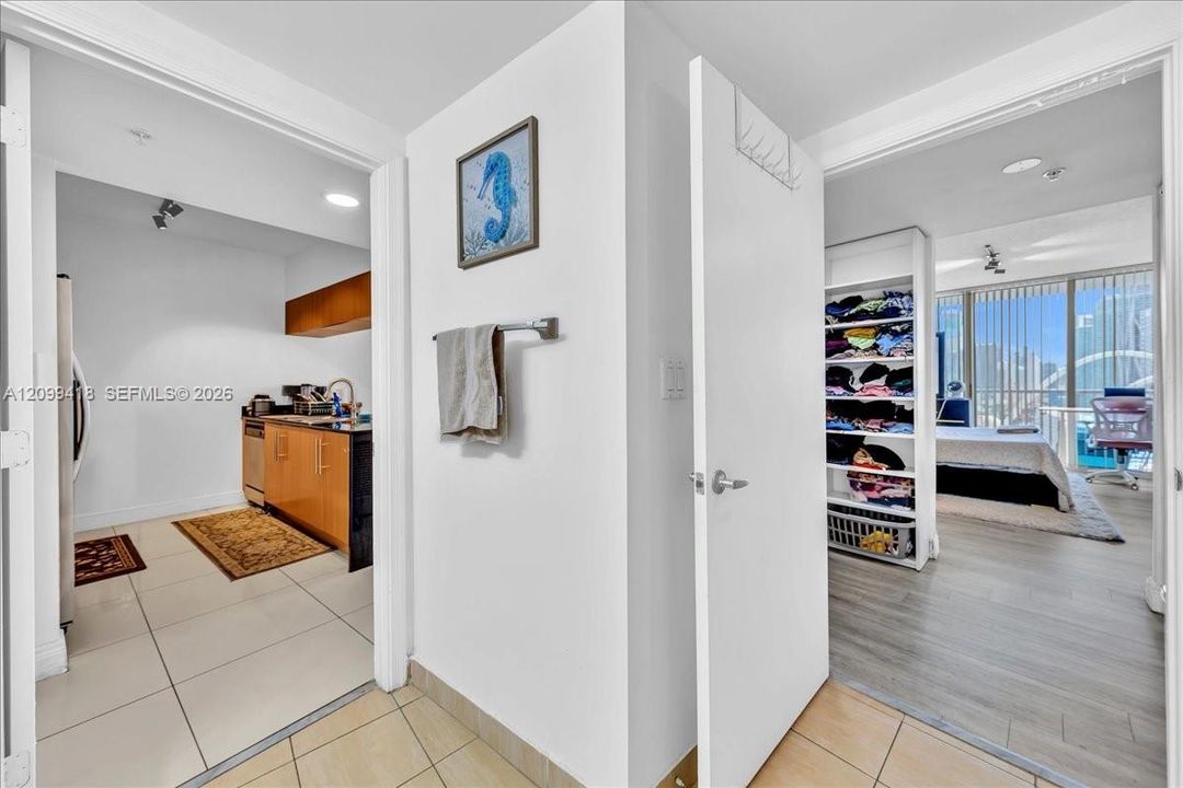 На продажу: $335,000 (1 спален, 1 ванн, 821 Квадратных фут)