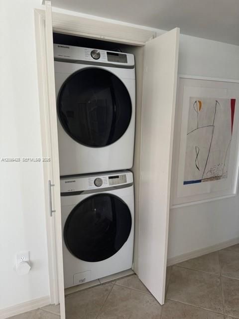 В аренду: $3,500 (2 спален, 2 ванн, 950 Квадратных фут)