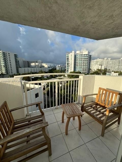 В аренду: $3,500 (2 спален, 2 ванн, 950 Квадратных фут)