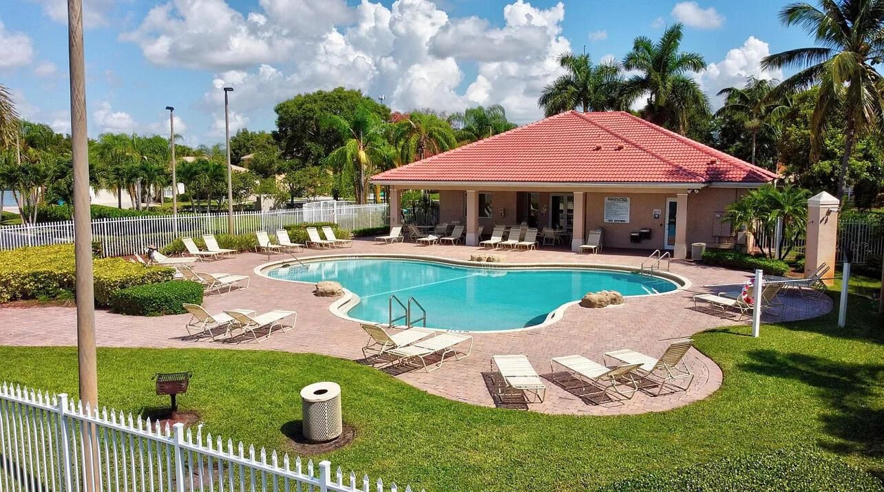 Clubhouse Pool