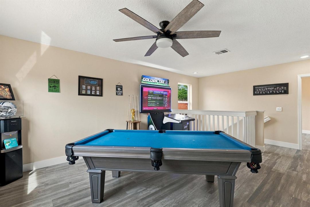Upstairs Loft & Game Room
